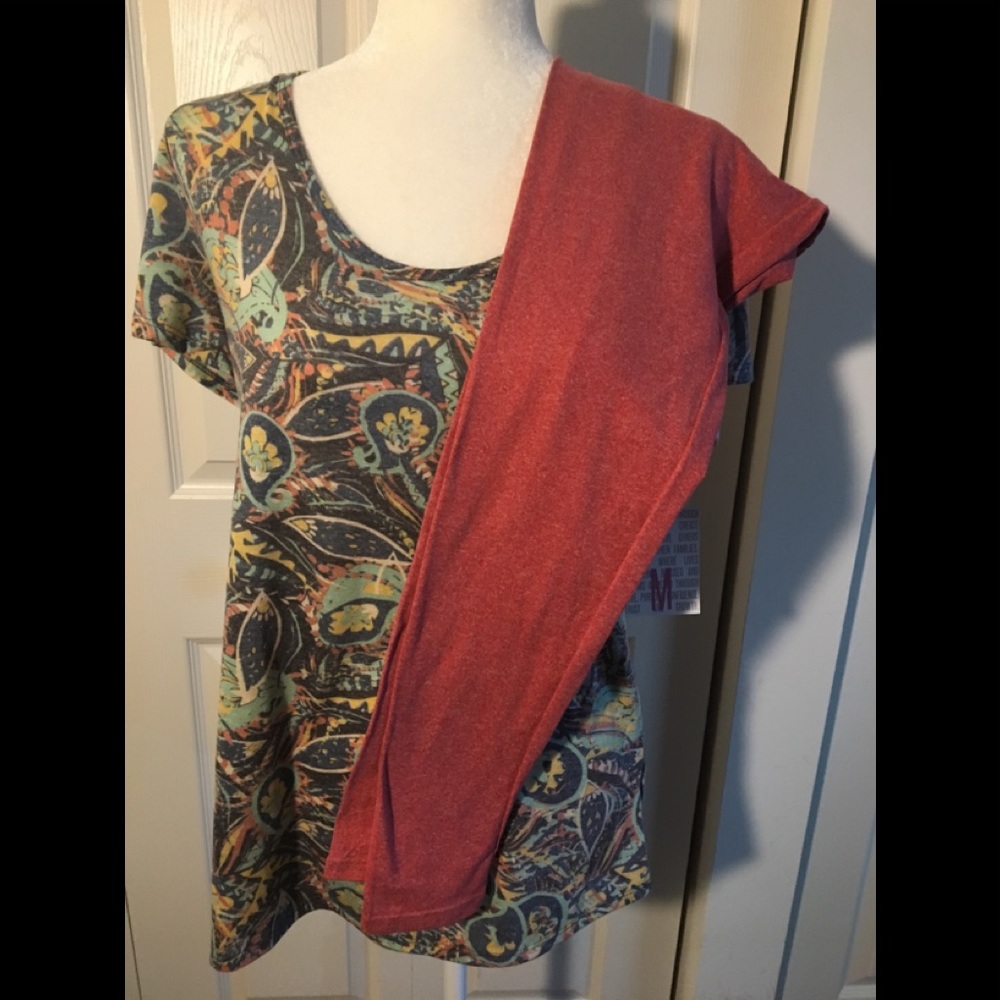 Lularoe classic T with Lularoe leggings.